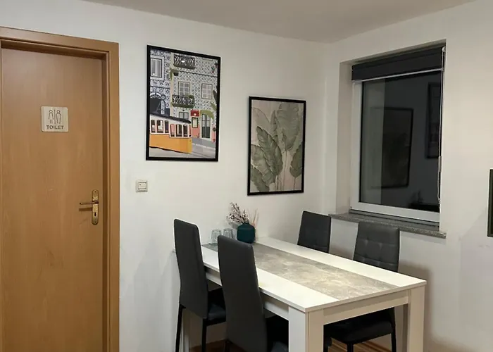 Flaming House 2 Apartman